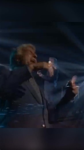 34K views · 2.3K reactions | Fly into the weekend with Tony’s one of a kind charm! Here’s his unplugged take on ‘Fly Me to the Moon’ to set the perfect tone on this Friday. ✨ | Tony Bennett | Facebook