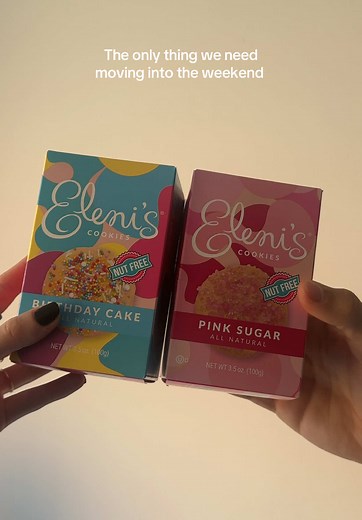 Cookie party is definitely on our bingo card this weekend 💓✨ #cookies #crisp #elenis #gourmet #pinksugar #birthdaycake