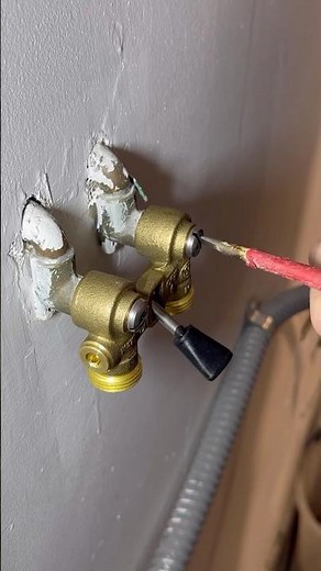 How to replace a washing machine valve #plumberjohn #washingmachine #laundry #diyplumbing