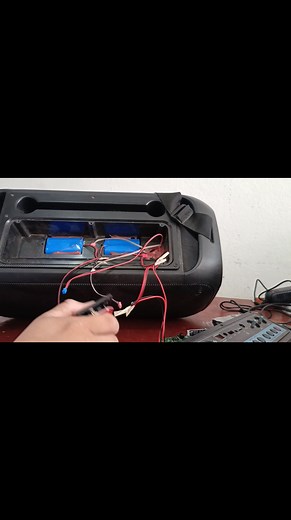 Reparación de un reproductor tarjeta mala adaptación de un modulo doble salida 40watt 40watt | Electro Chavez