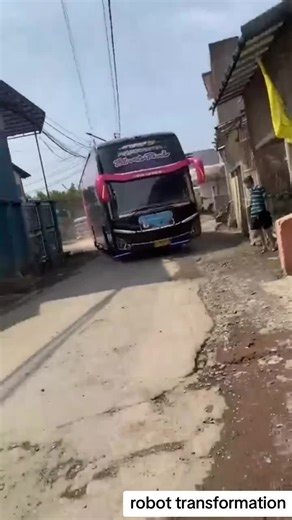 keren parah cuy, bus ini bisa jadi robot #foryou #foryoupage #trending #shorts #fyp #robot #tiktok #telolet #teloletbasuri ##bustelolet