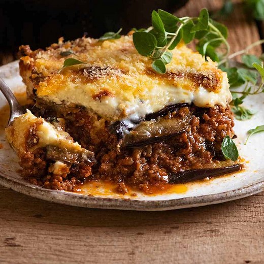870K views · 1.3K reactions | This is serious comfort food – a low carb one at that! https://www.recipetineats.com/moussaka-greek-eggplant-beef-bake/ | RecipeTin | Facebook