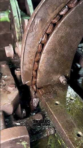 How Big Nuts & Bolts are Made!