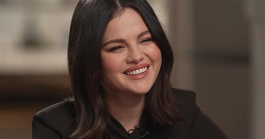 Selena Gomez: "I'm okay with where I am and who I am"