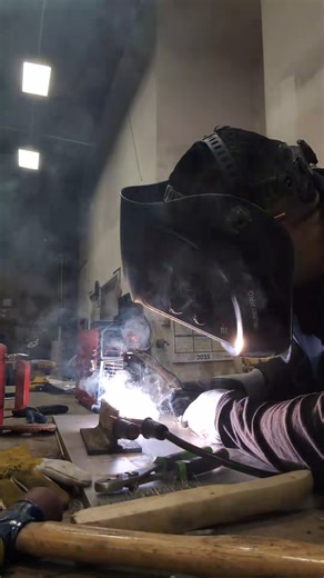 Compact but powerful—meet the MIG130! 💥 Whether you're a beginner or a pro, this MIG welder delivers reliable performance and easy operation for all your welding projects Arccaptain Valentine's Day deals are here! 💘 Don't miss out, visit our website now and discover more surprises! 【https://www.arccaptain.com/】 Weld, share, connect! 🔥 Join our Facebook community for tips, builds, and all things welding! 👉 【https://www.facebook.com/share/g/1A7gDFwLyT/】 video repost from@truestindeed #arccapta