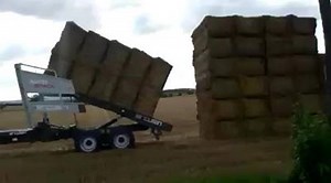 35K views · 133 reactions | Zu sehen ist ein #Arcusin Auto Stack 54 T Ballensammelwagen vom Lohnunternehmen S W Agrar GbR. Danke an Timo Harder für das #HandyVideo per Nachricht. | profi | Facebook