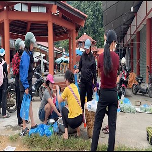 16K views · 384 reactions | Single Mother Catches a School of Scary Giant Fish in a Remote Stream | Master Vid | Facebook