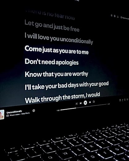 Unconditionally Katy Perry lyrics - Full lines and meaning