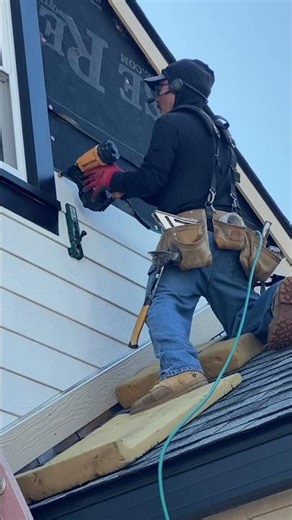 Installing Lp Smartside siding #workerlife