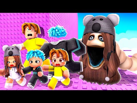TROLLING my FAMILY as a WORM in Roblox SLAP TOWER..