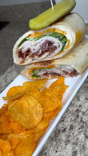 Quick turkey club wrap for lunch😋😋😋 #easyrecipes #turkey #club #wrap #food #foodreels #lunch #lunchtime #lunchideas #foryou #easymeals #foodstagram #foodideas #hungry #workfromhomelife #fyp #viralreels | Nykeema Scott
