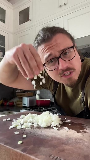Effective Techniques for Cutting Onions Like a Professional Chef