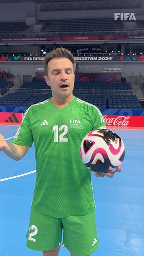 Ahead of the FIFA Futsal World Cup final, Brazil legend and two-time champion Falcão explains how a futsal ball differs from standard footballs ⚽️ Watch the #FutsalWC final between Brazil 🇧🇷 and Argentina 🇦🇷 live on FIFA 📺 | FIFA