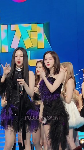 Winter and Karina Funny Tickle Moments | Hilarious Sneezing Prank