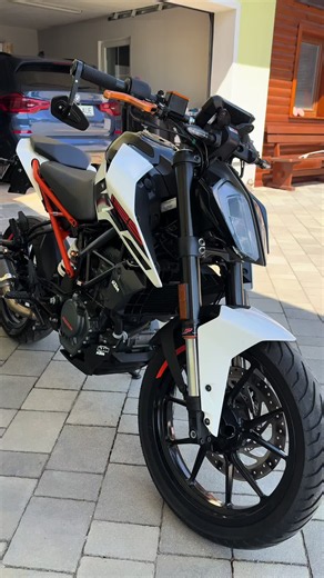 Exploring the KTM Duke 125: A Beginner's Motorcycle Guide