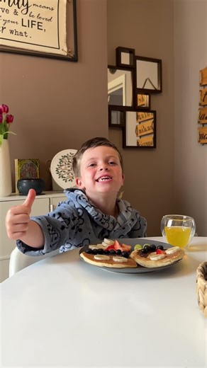 Busy mornings made easy, with a vitamin boost 🤫 ⁣ ⁣ Vimto Wonderfuel your favourite brekkie = a delicious, feel-good start to the day 🌟⁣ ⁣ *To be enjoyed as part of a varied and balanced diet and a healthy lifestyle⁣ ⁣ #Vimto #Wonderfuel #AWonderfuelDay #Breakfast #BreakfastIsServed #Vitamins | Vimto