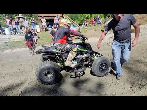 QUADZILLA 500 VS BANSHEE 350 UPHILL BATTLE