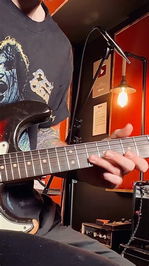 Lick of the Week #11 - Tabs up on Patreon 🙌🎸#lickoftheweek #fender #strat