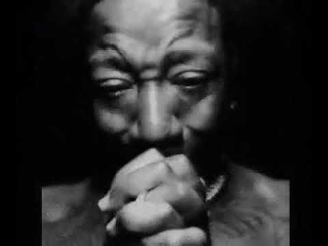 Man praying meme (@jelleir24 on TikTok)