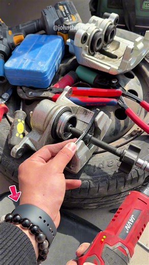 Revolutionizing Brake Caliper Resetting with This Tool