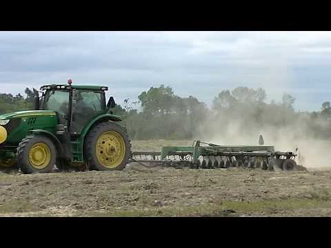 JOHN DEERE 6150R PULLING A OFFSET DISK. MURRAY FARMS 2019 OFF SET DISKING