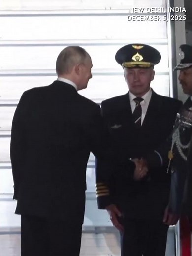 Putin leaves India with pledges to deepen trade and defence cooperation