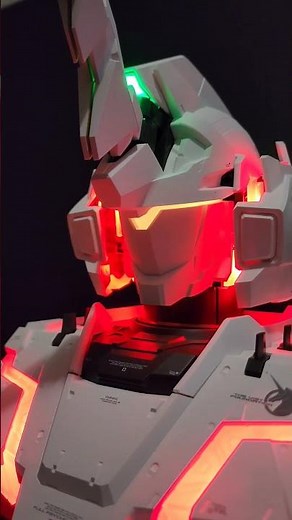 Unicorn Gundam Transformation!
