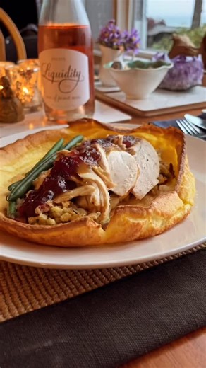 Leftovers, but with a pub-style twist. Decidedly Hobbit-y! Dinner at the Prancing Pony as we wait for the Dwarfs to arrive. I’ll have a flagon of ale & whatever Gandalf is smoking! 😁 To get to this magical experience; sharing Mom’s Yorkshire Pudding secrets, because DAM that woman could cook! She’d be so proud. 🥹 Recipe link: https://peaceloveandbutter.net/all-recipes/leftover-turkey-yorkshire-pudding-bowls/ #turkeyleftovers #yorkshirepuddings #easyrecipeideas | Peace Love and Butter