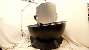 360度回転するVRコックピット｢Feel Three｣。100種類以上のゲームに対応