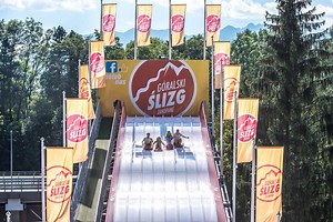 Attractions Zakopane » MOUNTAIN SLIDE - Giant 8 track slide!
