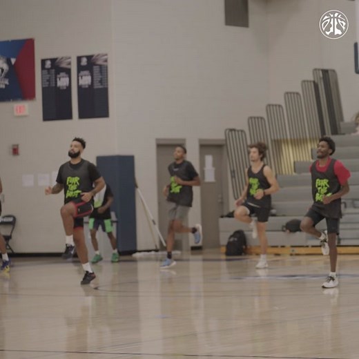 Day 1 Tryouts Extended Highlights 🤯 Get locked in🔒 and register for our upcoming DC and Baltimore area tryouts on September 23rd and 24th DC Tryout registration: https://www.eventbrite.com/e/frederick-flying-cows-pro-basketball-dc-area-tryout-registration-696726586977?aff=oddtdtcreator Baltimore tryout registration: https://www.eventbrite.com/e/frederick-flying-cows-pro-basketball-baltimore-tryout-registration-693740224687?aff=oddtdtcreator 🎥: visualalignment (instagram)