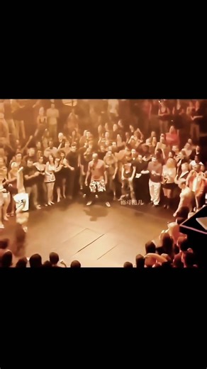 Capoeira versus boxing. The truth of combat = speed + strength + precision.