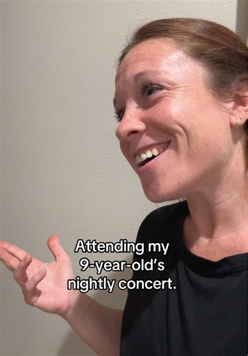 It’s a @SIENNA SPIRO kind of night. #siennaspiro #dieonthishill | singing