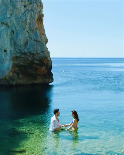 KARTIK AARYAN on Instagram: "🫰🏻 5 Days to Go #TuMeriMainTeraMainTeraTuMeri’s 🥰 In cinemas this Christmas 🎄 Releasing worldwide on 25 Dec"