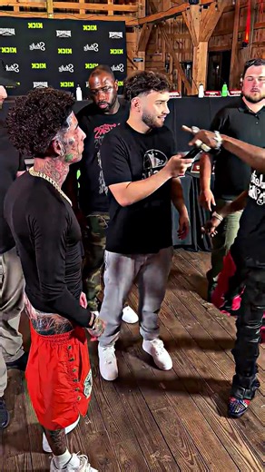 Charleston White vs Island Boy