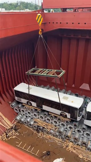 How to Export Big Machinery & Project Cargo from India (Bulk Cargo on Ships) 🚢🇮🇳 As an exporter, you can ship big machinery, heavy vehicles, buses, cranes, generators, helicopters (as cargo), and oversized equipment in bulk using cargo ships. This type of shipment is called Project Cargo / Breakbulk / Ro-Ro, depending on the cargo and vessel type. ✅ Step 1: Decide the shipping method • Ro-Ro (Roll-on/Roll-off): Vehicles and equipment that can move on wheels. • Breakbulk / Heavy Lift: Oversize