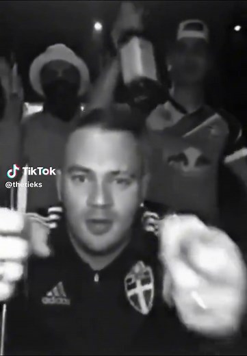 JuL: Toute la nuit, la musique à fond!