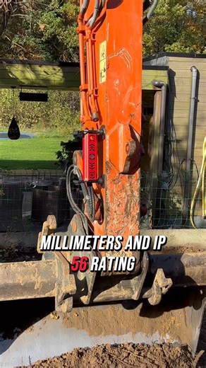 The perfect solution for all types of height control with excavators. Turn your bucket into an integrated measuring tool — without ever leaving the cab. Quick to set up Works with any rotary laser Compatible with standard excavators Working efficiently has never been this easy. #futech #bullheavy | Futech