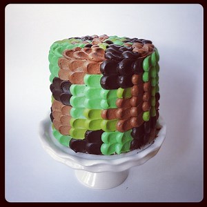 Camouflage cakes and sweets are a (delicious) thing