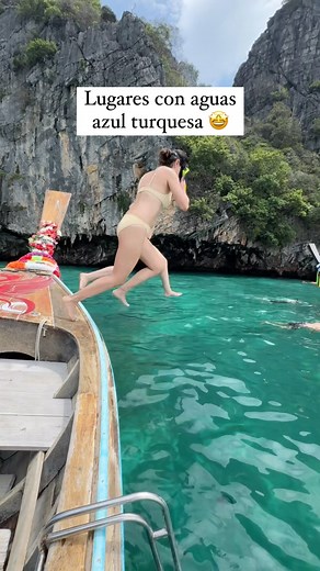 Lugares con aguas azul turquesa 🤩 Estos lugares son un paraíso único que tienes que visitar alguna vez 😮‍💨el color azul turquesa del agua te volará la cabeza. ¿A quién se le antoja visitarlos? 👇🏼 🎥: @wanderlustmaps_ alex_ozols @alberturero - - - #beautifuldestinations #clearwater #azulturquesa #mar #ocean #visit #viajeros #travelers #travelblogger #viajerosporelmundo #lugaresconencanto #amazingplaces #visit #travel | Wanderlust Maps