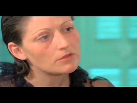 Dans Barbed Wire Dolls (1976) de Jesus Franco