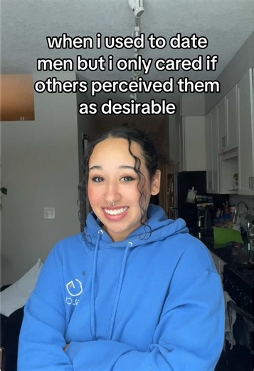 compulsive heterosexuality is so silly and in hindsight oops #wlw #comphet #lesbian #sabrinacarpter #dating