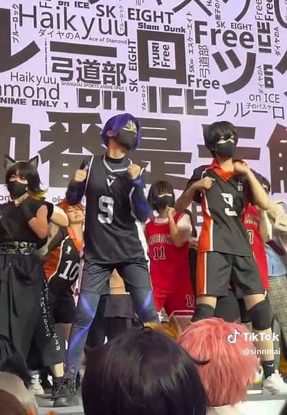 Membalas @sinnmai Reo dan Kageyama dance super Shy😂 [mentahan] #cosplay #fyp #fypシ #haikuu #kageyamatobio #bluelock #reomikage