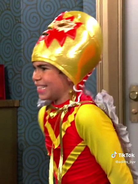 #jessie #lukeross #cameronboyce #fyp
