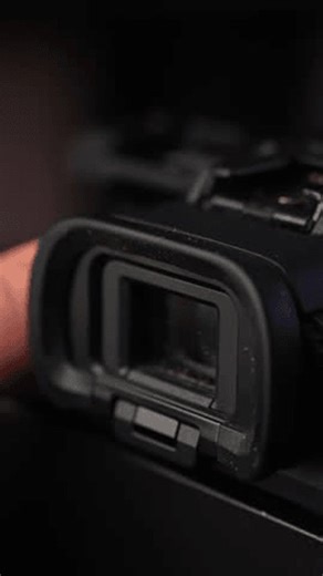 clip-4010553917-close-up-mirrorless-camera-electronic-viewfinder-eyepiece-dust