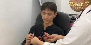 Hello Kota Kinabalu people🥰 We are reopening our shop at Center Point shopping mall🥳 Thank you for your support for Robert T 1994. It is greatly appreciated. 😍 Our store is a place for you to improve your self-confidence. Once we believe in ourselves, we can risk curiosity, wonder, spontaneous delight,or any experience that reveals the human spirit. Our Lucky Draw is still ongoing, so make sure not to miss it, Get your dream glasses with us‼ We provide: - Free consultation services - Frame ad