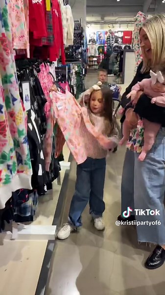 Magical Holiday Shopping Experience at Old Navy