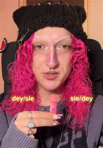 Unterschied zwischen dey/sie und sie/dey Pronomen