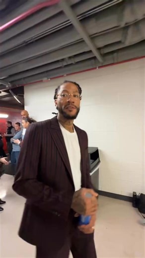268K views · 4.7K reactions | “We giving out flowers tonight.”  DRose shares his emotions ahead of Derrick Rose Night in Chicago! | NBA | Facebook