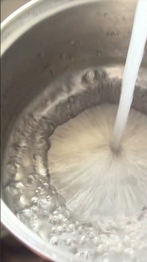 how to defrost a freezer / thaw freezer ice safely #diy